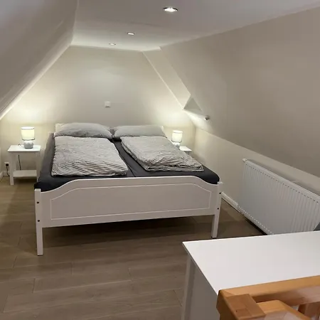 „de Peerstall“ Mit Fahrraedern, Daire *