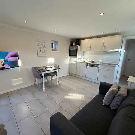 „de Peerstall“ Mit Fahrraedern, * Husum (Schleswig-Holstein)